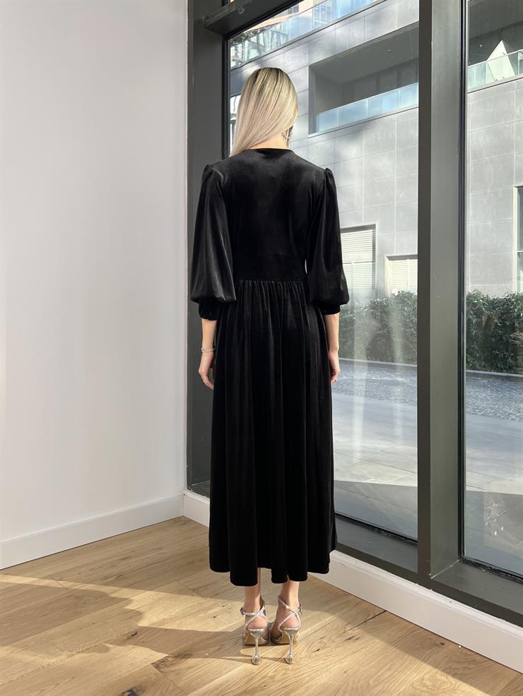 V Yaka Önü Düğme Detaylı Matias Kadın Siyah Kadife Elbise 24k211