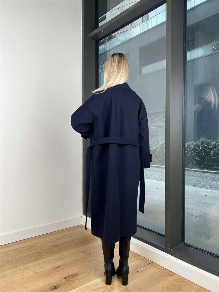 Belden Kuşaklı Kolu kemer Detaylı Önü Düğmeli Matip Kadın Lacivert Kaban 24k275