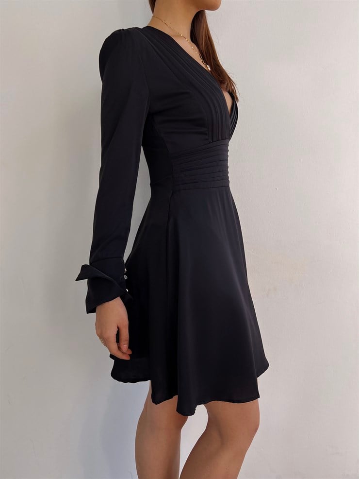 Kruvaze Yaka Eteği Volanlı Uzun Kol Maya Kadın Siyah Elbise 23K000372