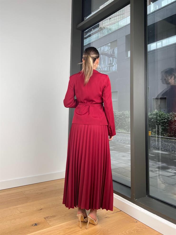 Kruvaze Yaka Düğme Kapamalı Beli Kemerli Ceket Pileli Uzun Etek Medard Bordo Kadın Takım 25K464