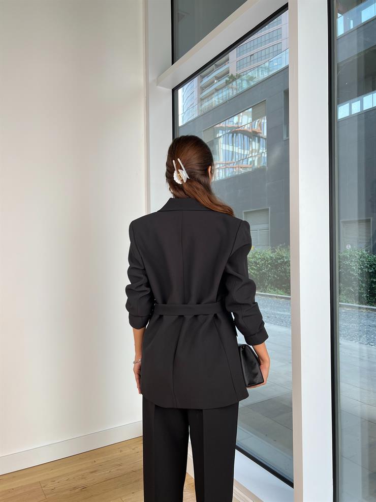 Düğme Kapamalı Belden Kemerli Megumi Siyah Kadın Blazer Ceket 25K075