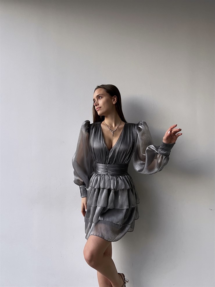 V Yaka Belden Oturtmalı Tül Kol Memo Kadın Gri Fırfırlı Elbise 23K000295