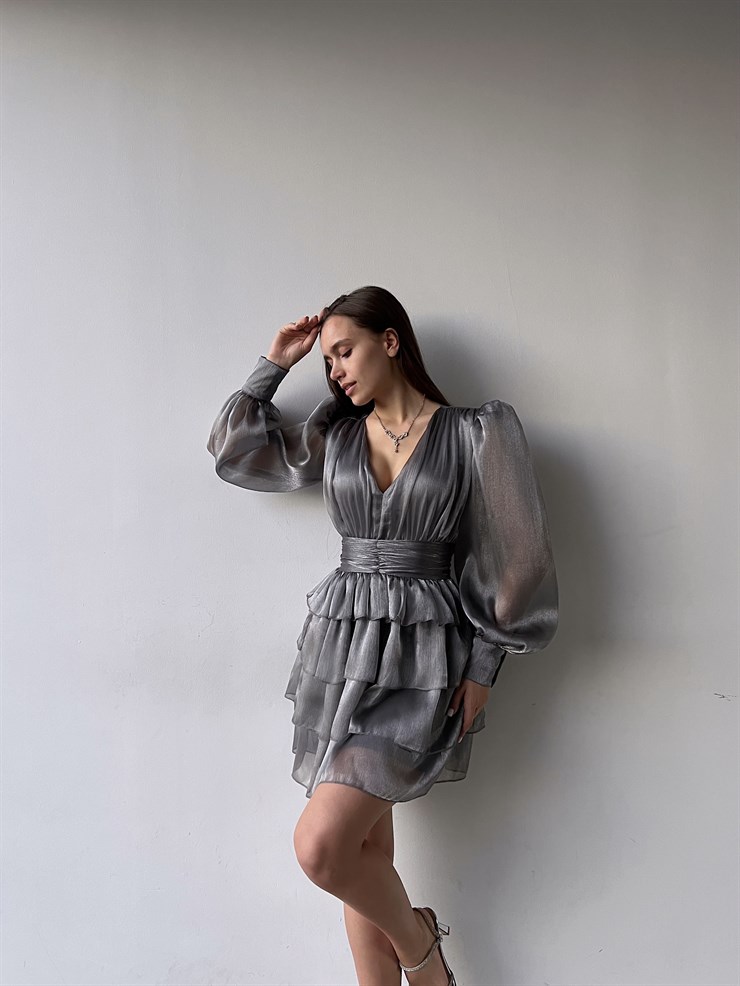 V Yaka Belden Oturtmalı Tül Kol Memo Kadın Gri Fırfırlı Elbise 23K000295