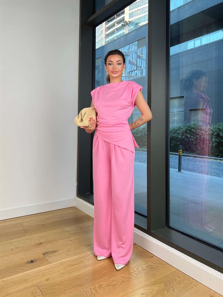 Asimetrik Kesim Bluz Yüksek Bel Bol Paça Pantolon Menlen Pembe Kadın Takım 25Y500