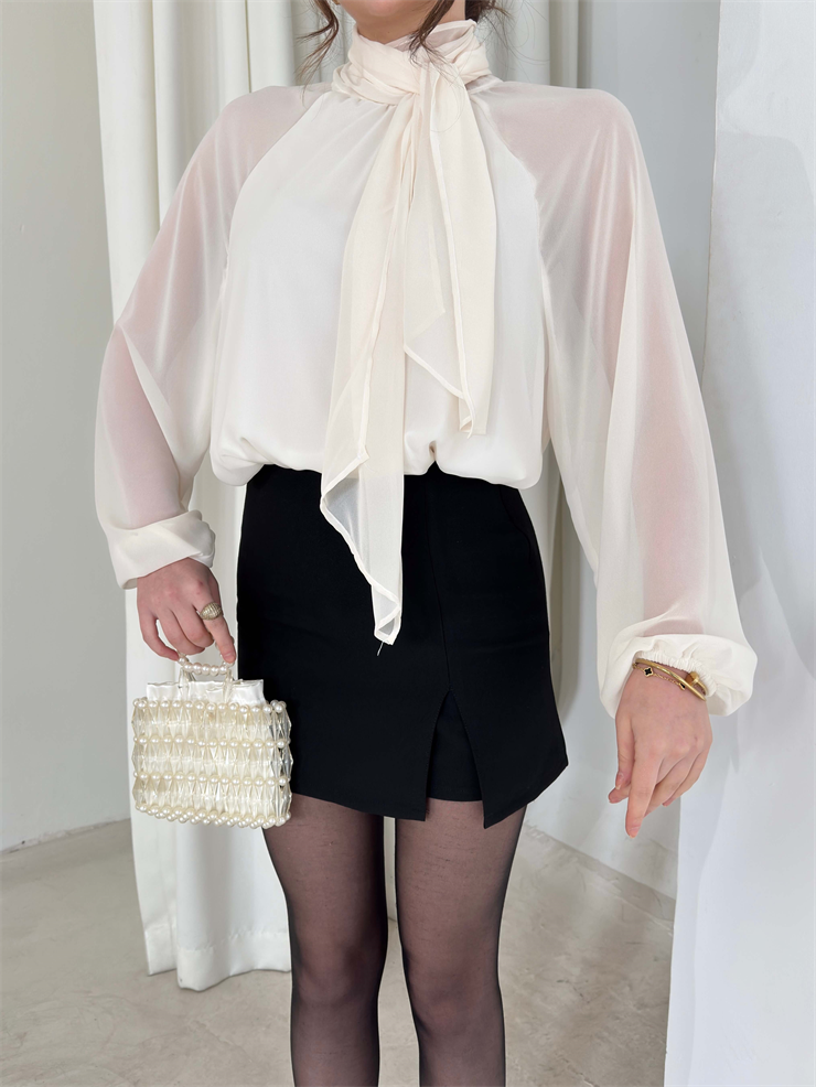 Kendinden Fularlı Kolları Transparan Drapeli Mervine Krem Kadın Bluz 26Y039