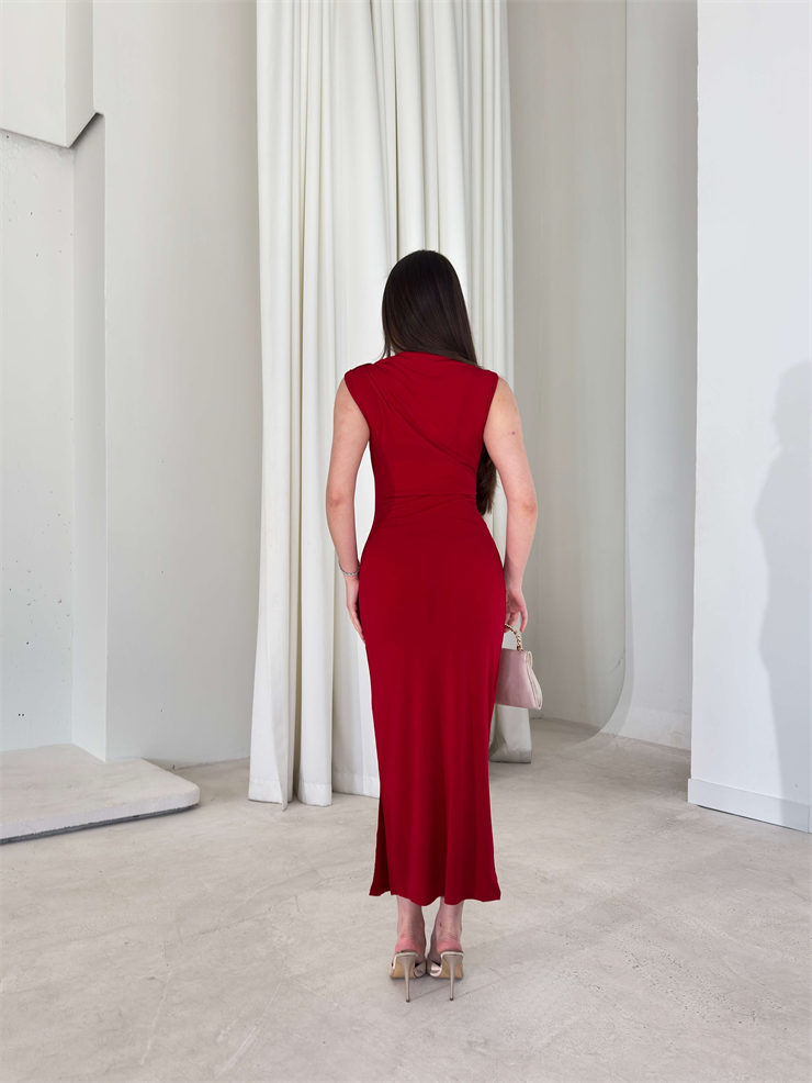 Ön Ve Omuz Aksesuar Detaylı Yandan Yırtmaçlı Kırmızı Mevren Kadın Elbise 26Y111
