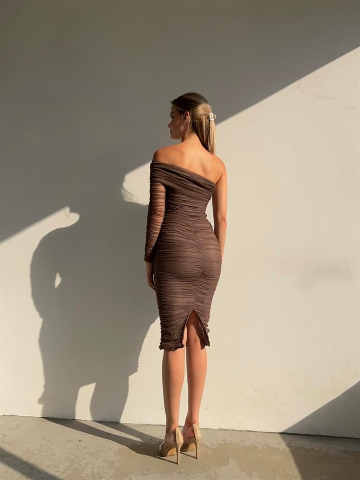 Midi Tek Kol Büzgülü Ninfe Kadın Vizon Tül Elbise 22K000524