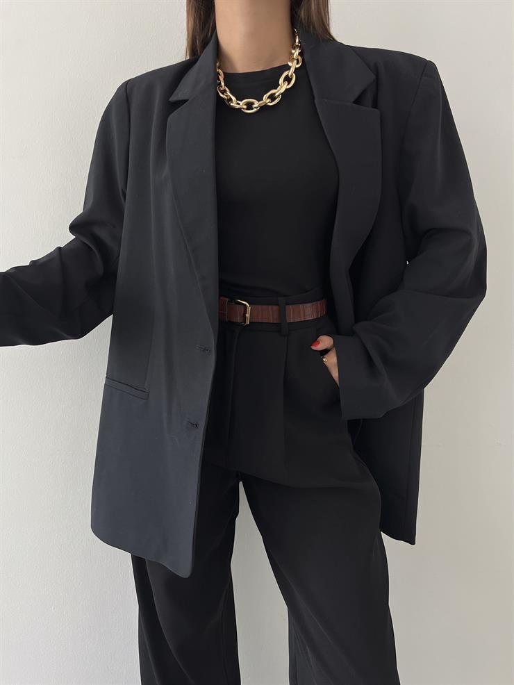 Önü Düğme Kapamalı Cep Görünümlü Mikito Kadın Siyah Oversize Ceket 23K000478