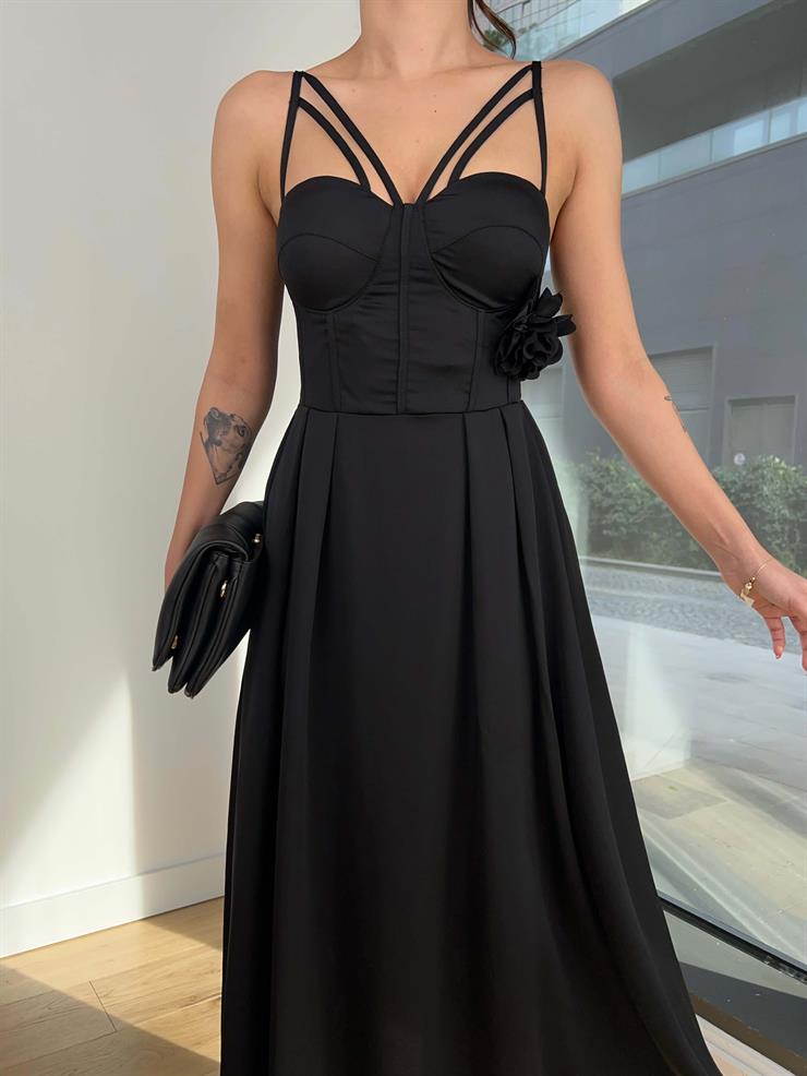 Askılı Göğüs Gloplu Aksesuar Detaylı Millen Kadın Siyah Elbise 24Y067