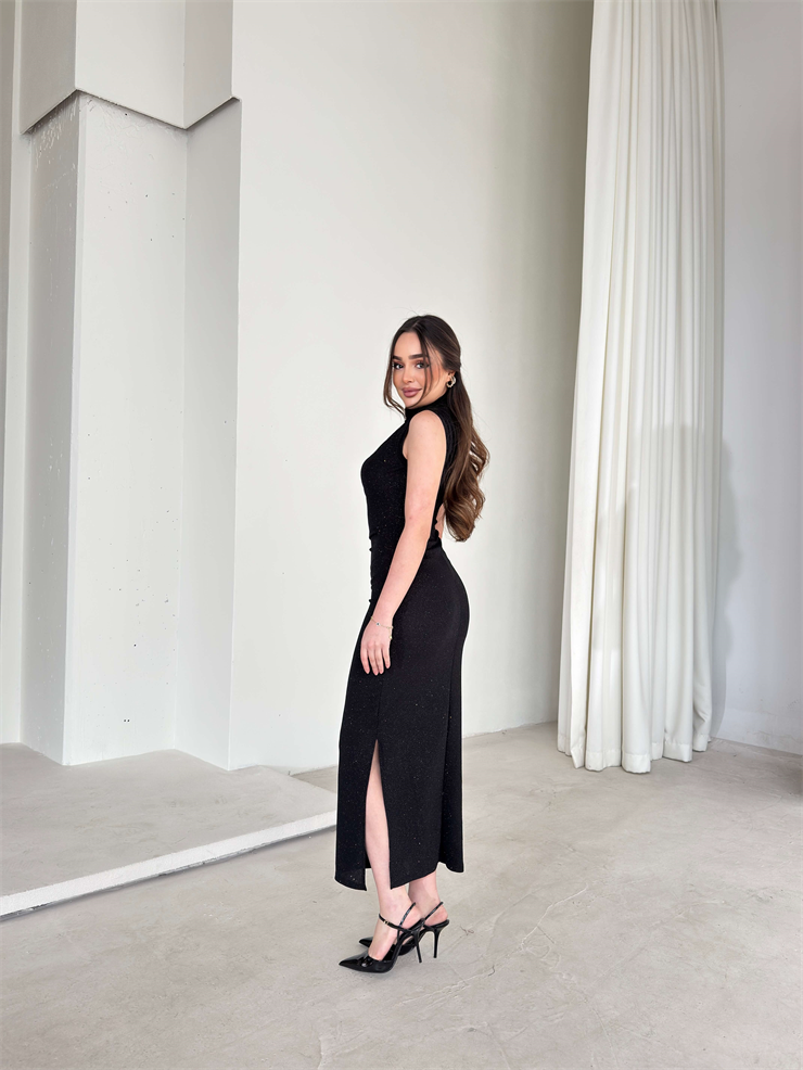 Parlak Kolsuz Yandan Yırtmaçlı Drapeli Milme Siyah Kadın Elbise 26Y045