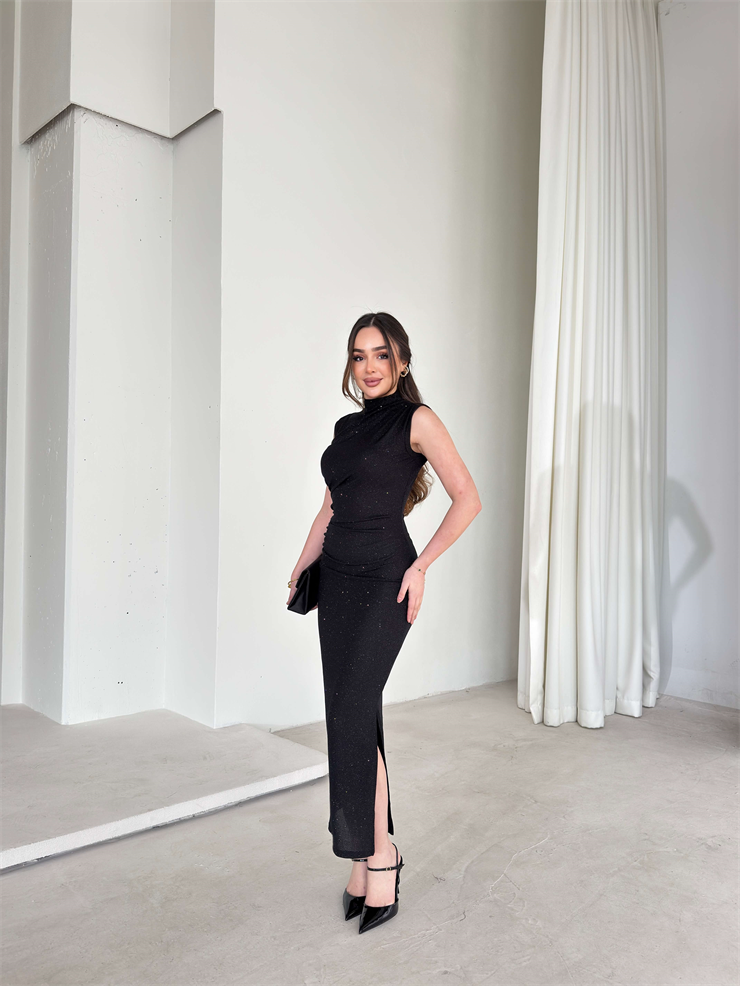 Parlak Kolsuz Yandan Yırtmaçlı Drapeli Milme Siyah Kadın Elbise 26Y045