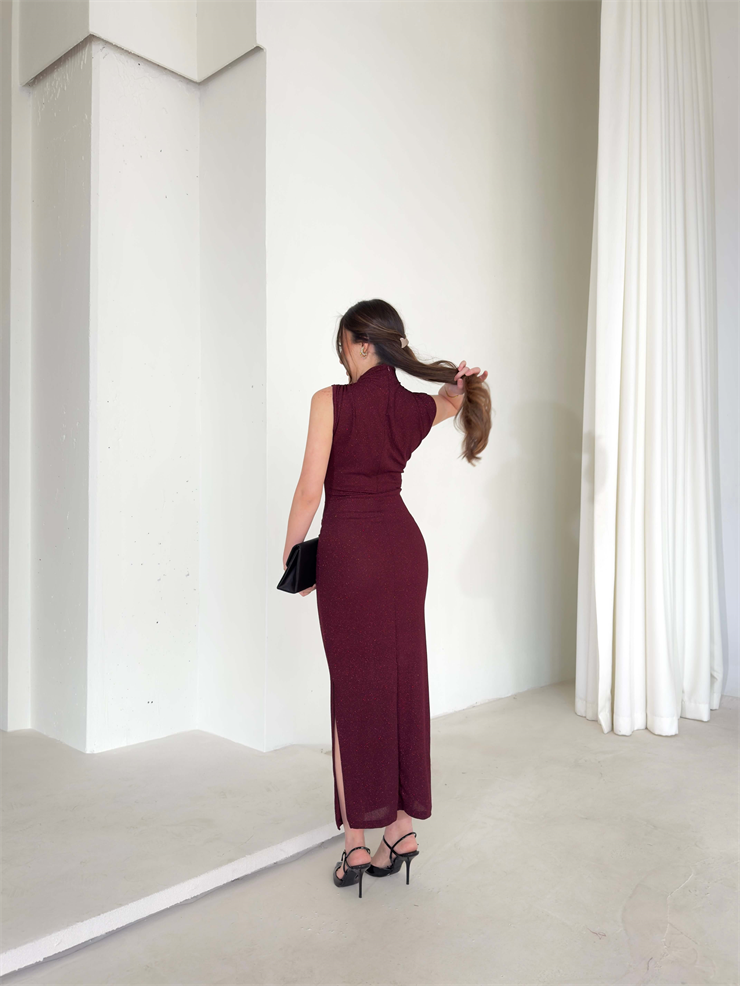 Parlak Kolsuz Yandan Yırtmaçlı Drapeli Milme Bordo Kadın Elbise 26Y045