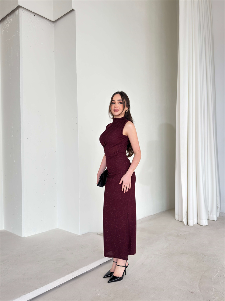 Parlak Kolsuz Yandan Yırtmaçlı Drapeli Milme Bordo Kadın Elbise 26Y045