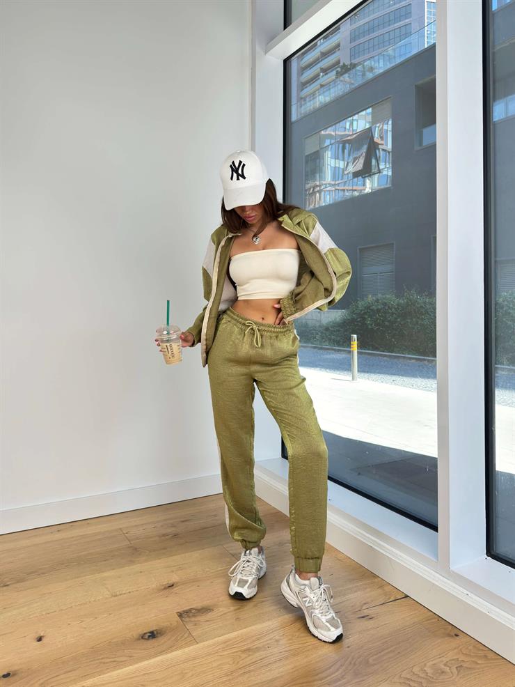 Kolu Ve Alt Kısmı Lastikli Kapüşonlu Parlak Minela Kadın Haki Fermuarlı Sweatshirt 24Y842