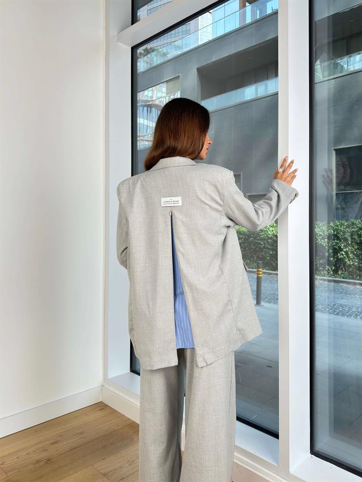 Omuz Vatkalı Oversize Önü Düğme Kapamalı Mirem Kadın Gri Blazer Ceket 24Y853
