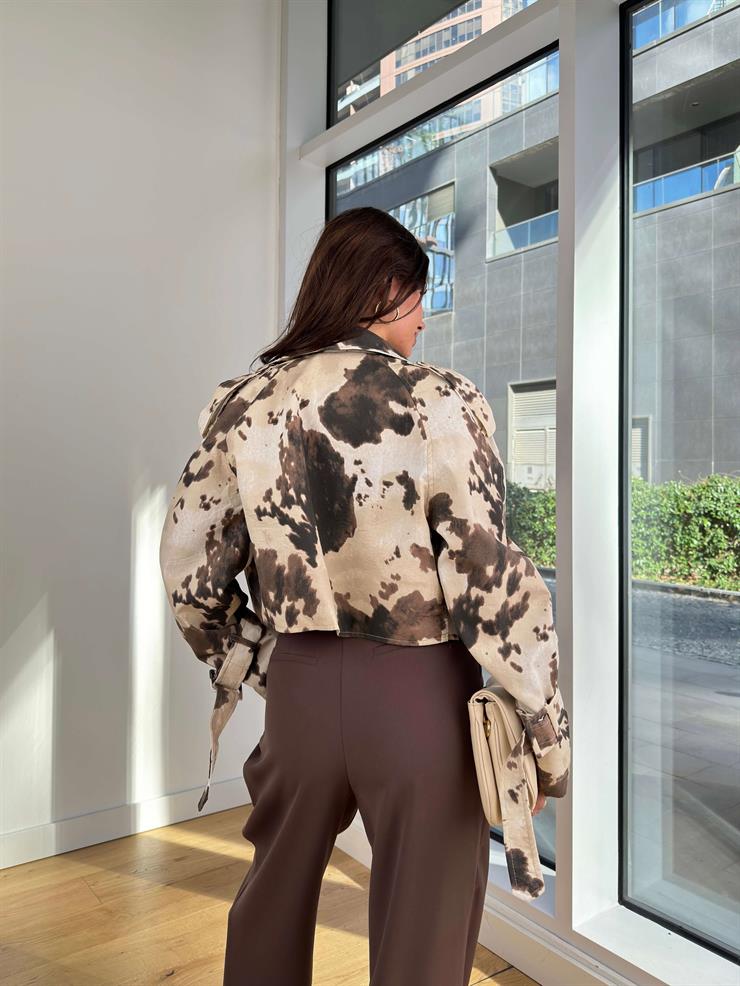 Kolu Kemer Detaylı Mirza Desenli Taş Kadın Mont 25K249