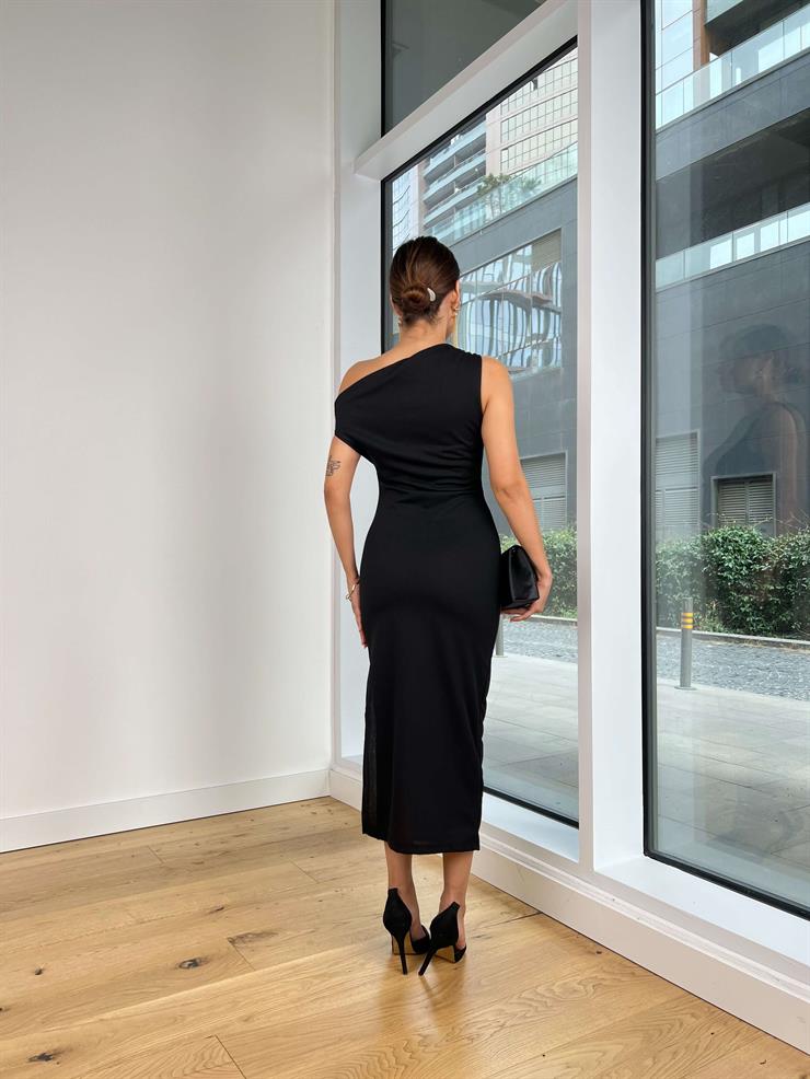 Düşük Omuz Ve Omuz Aksesuarlı  Drapeli Nagib Siyah Kadın Elbise 25K088