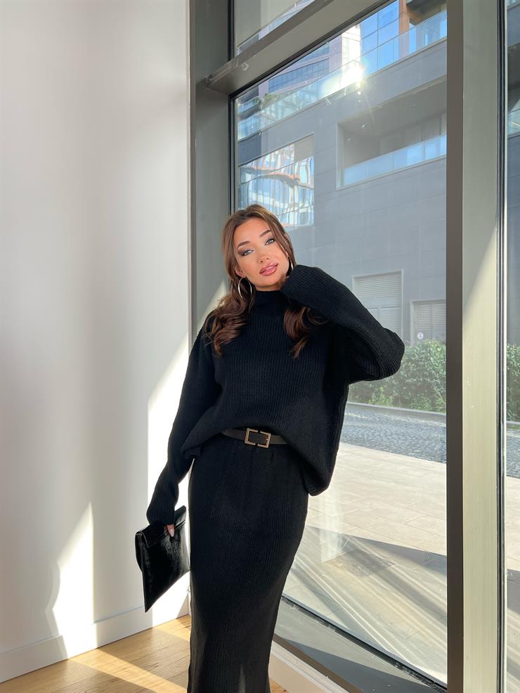 Boğazlı Oversize Kazak Yüksek Bel Uzun Etek Nakia Kadın Siyah Triko Takım 24Y002