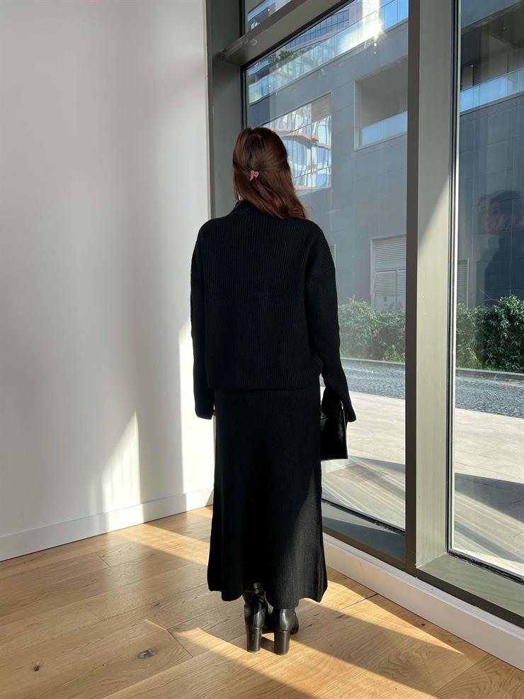 Boğazlı Oversize Kazak Yüksek Bel Uzun Etek Nakia Kadın Siyah Triko Takım 24Y002