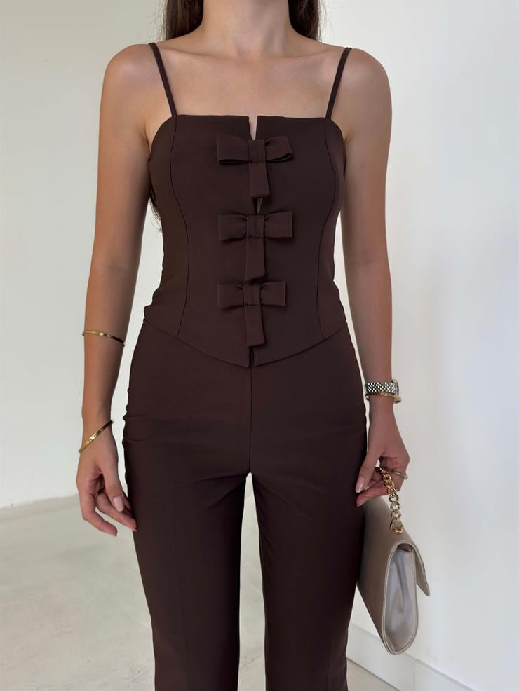 Fiyonk Detaylı Ayarlanabilir Askılı Yandan Fermuarlı Naldir Kadın Kahve Tulum 26K097