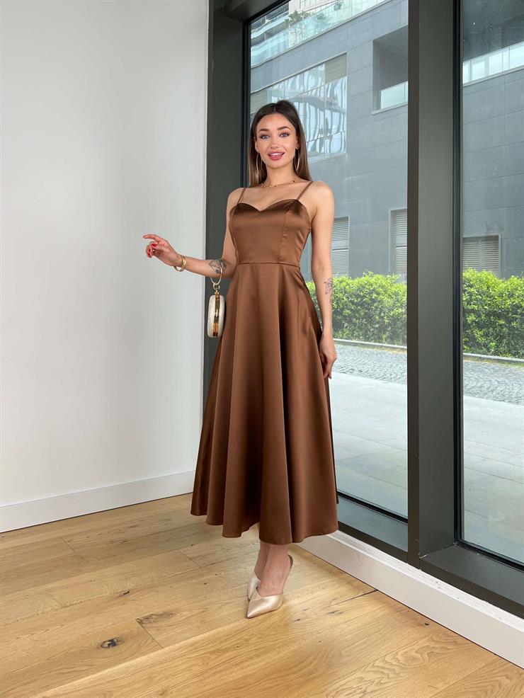 Kalp Yaka Askılı Naston Kahve Kadın Saten Elbise 25Y314