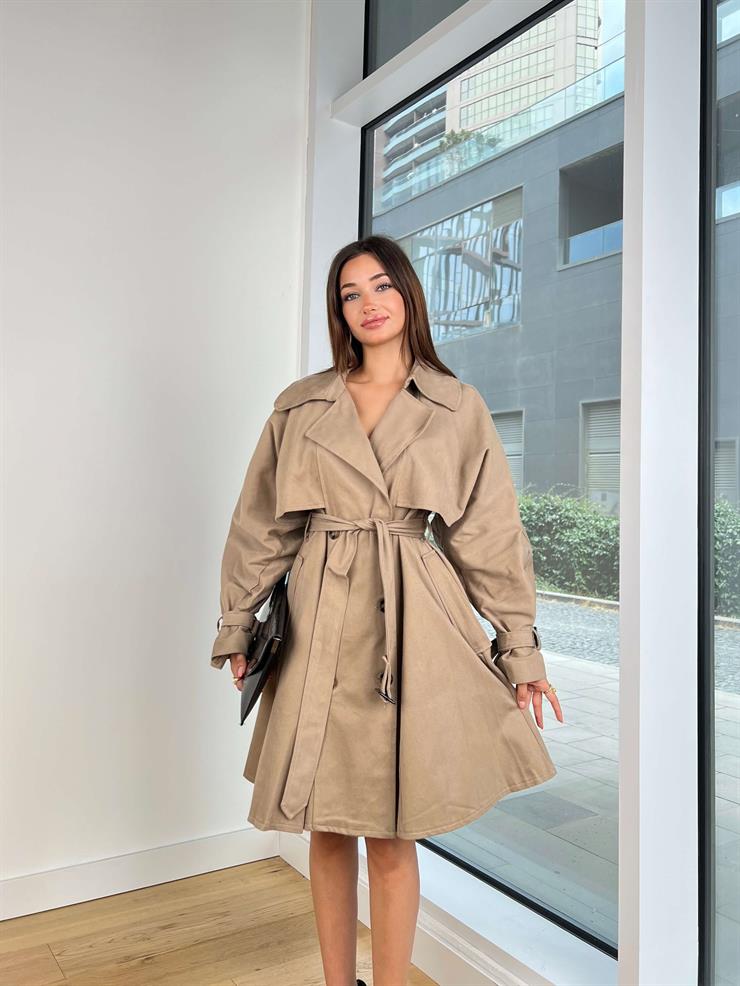 Beli Ve Kol Kısmı Kemerli Önü Düğmeli Nejc Kadın Vizon Kısa Trençkot 25K038