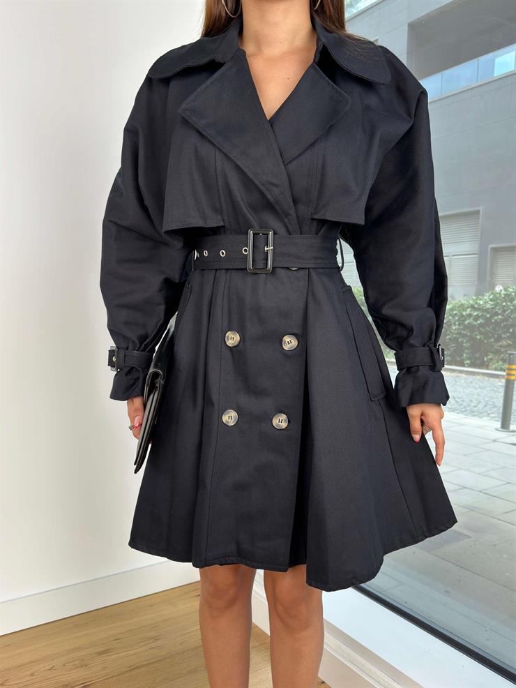 Beli Ve Kol Kısmı Kemerli Önü Düğmeli Nejc Kadın Siyah Kısa Trençkot 25K038