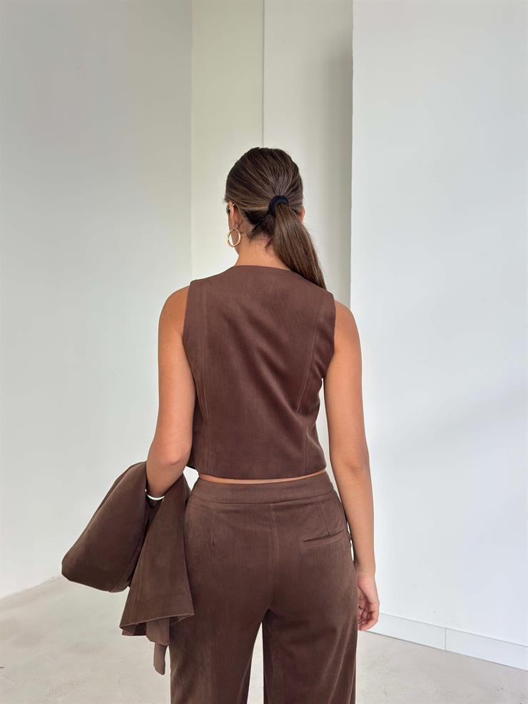 Önden Düğmeli V Yaka Kadife Crop Nelden Kahve Kadın Yelek 26K037