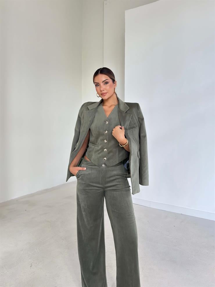 Önden Düğmeli V Yaka Kadife Crop Nelden Mint Kadın Yelek 26K037