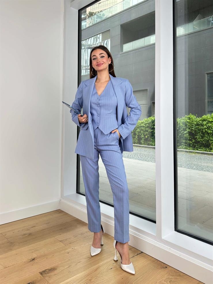 Önü Düğme Kapamalı Yelek Blazer Ceket Yüksek Bel Bol Pantolon Nelia Kadın Mavi Üçlü Takım 24Y448