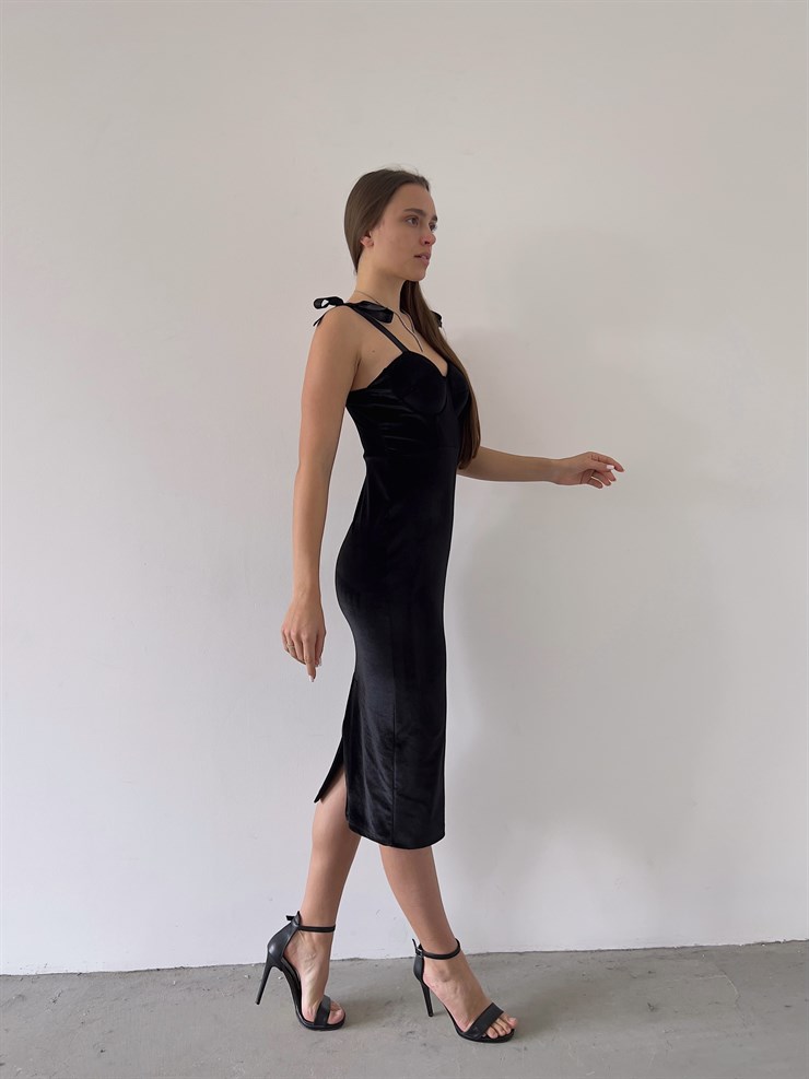 Göğüs Gloplu Arkası Yırtmaçlı Niger Kadın Siyah Elbise 23K000308