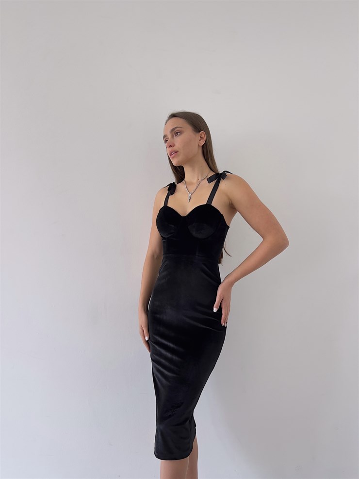 Göğüs Gloplu Arkası Yırtmaçlı Niger Kadın Siyah Elbise 23K000308