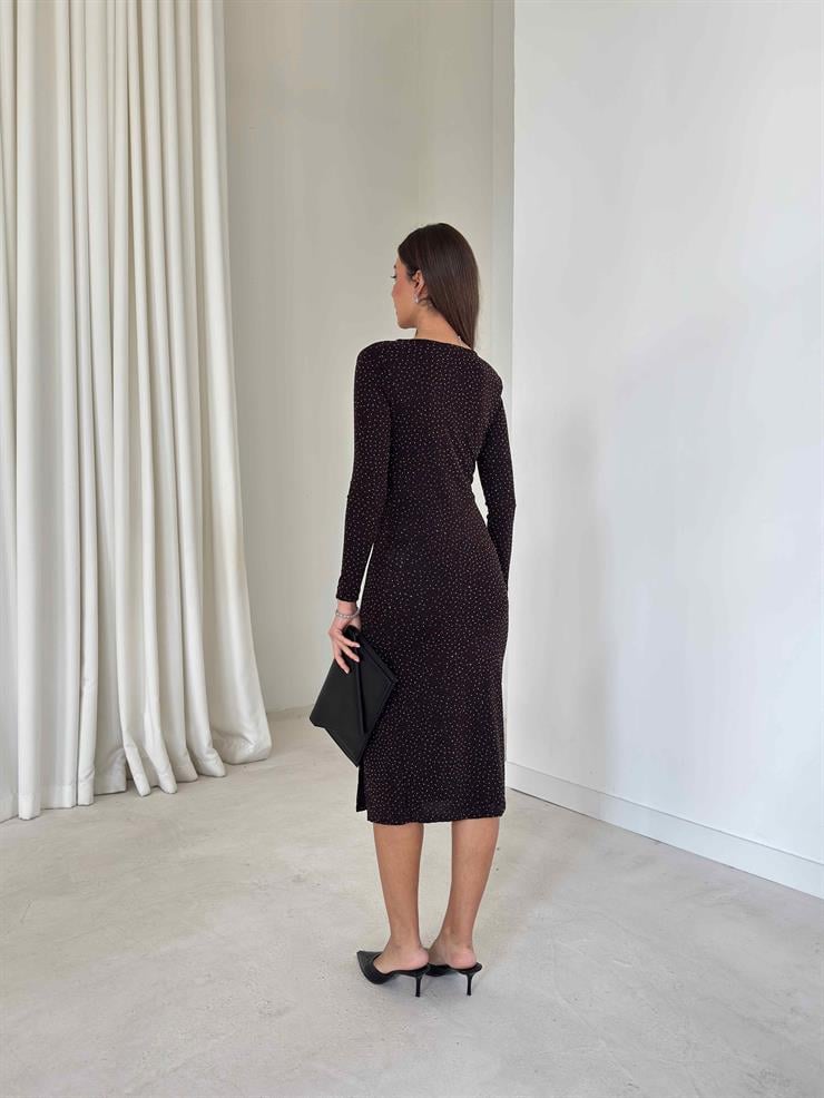 Taşlı Parlak Kruvaze Yaka Drapeli Önü Yırtmaçlı Nılda Mürdüm Kadın Elbise 26K295