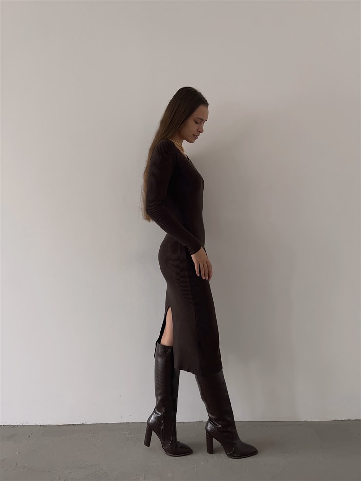 V Yaka Uzun Kol Nübel Kadın Kahve Midi Boy Triko Elbise 23K000222