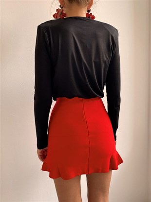 Vatkalı Önü Dökümlü Omuzları Pileli Kadın Siyah Bluz 22K000006