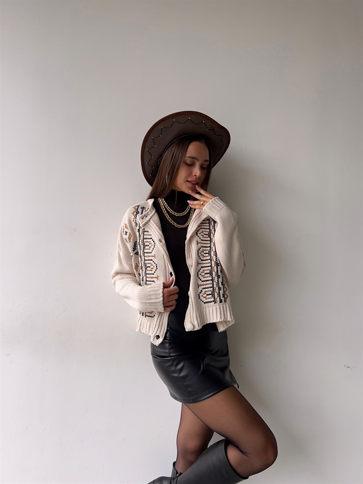 Önden Düğme Kapamalı Etnik Desenli Gisela Kadın Taba Benneton Hırka 23K000158