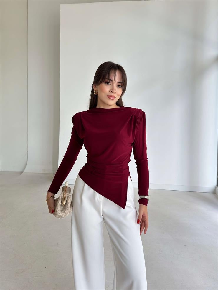 Omzu Vatkalı Asimetrik Kesim Onerle Bordo Kadın Bluz 26K114