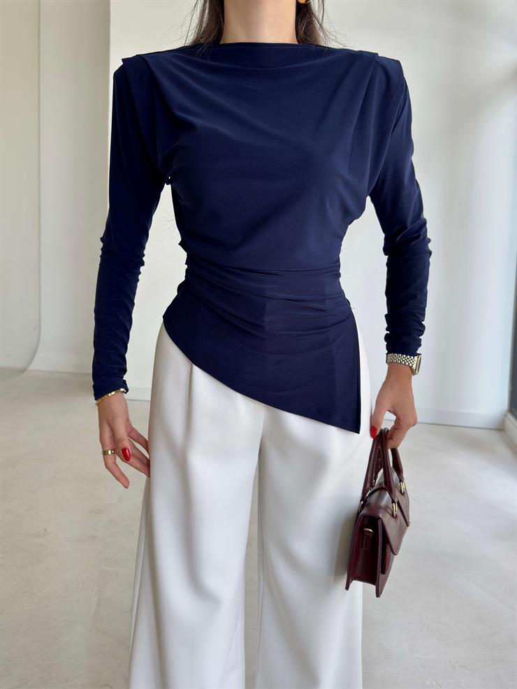 Omzu Vatkalı Asimetrik Kesim Onerle Lacivert Kadın Bluz 26K114