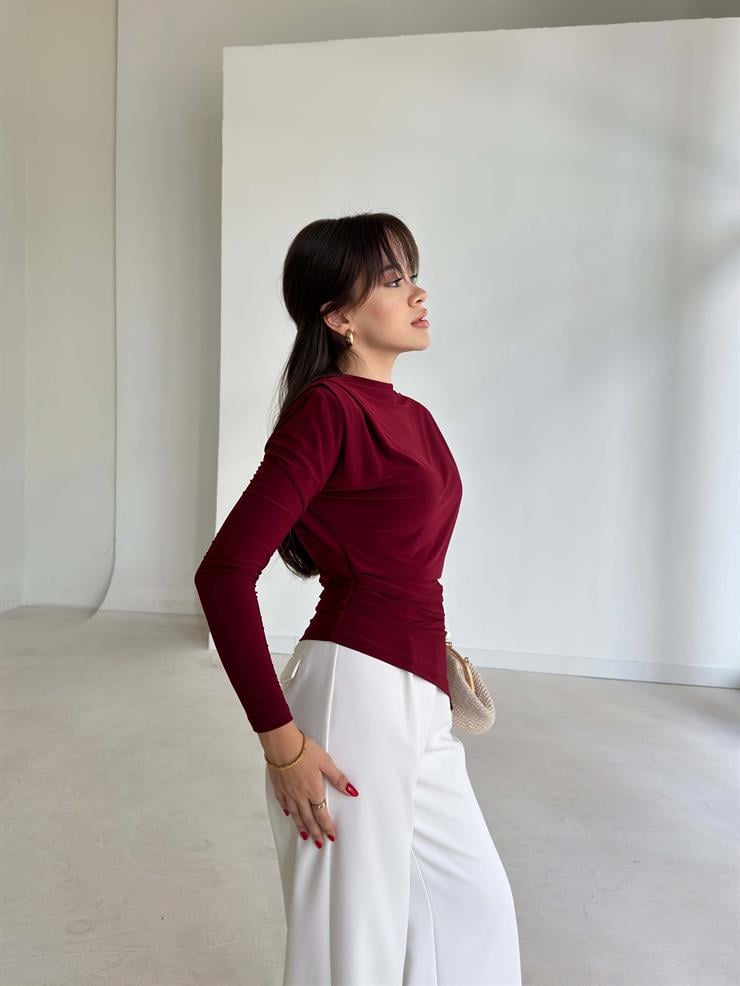 Omzu Vatkalı Asimetrik Kesim Onerle Bordo Kadın Bluz 26K114