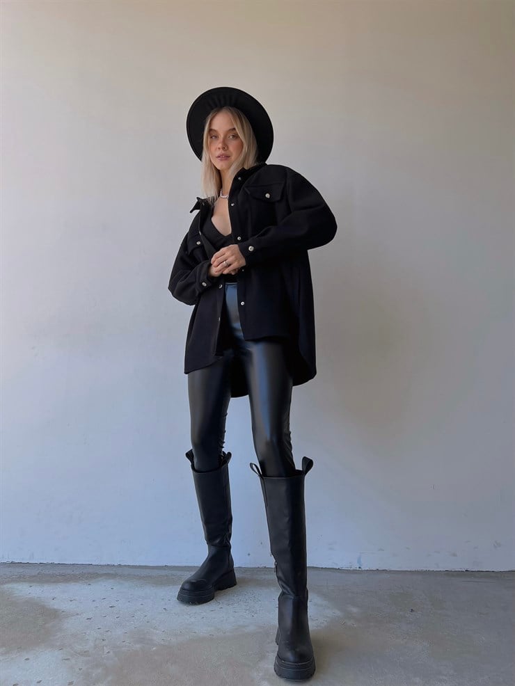 Önü Cepli Çıtçıt Kapamalı Ronnie Kadın Siyah Kaşe Gömlek 23K000154