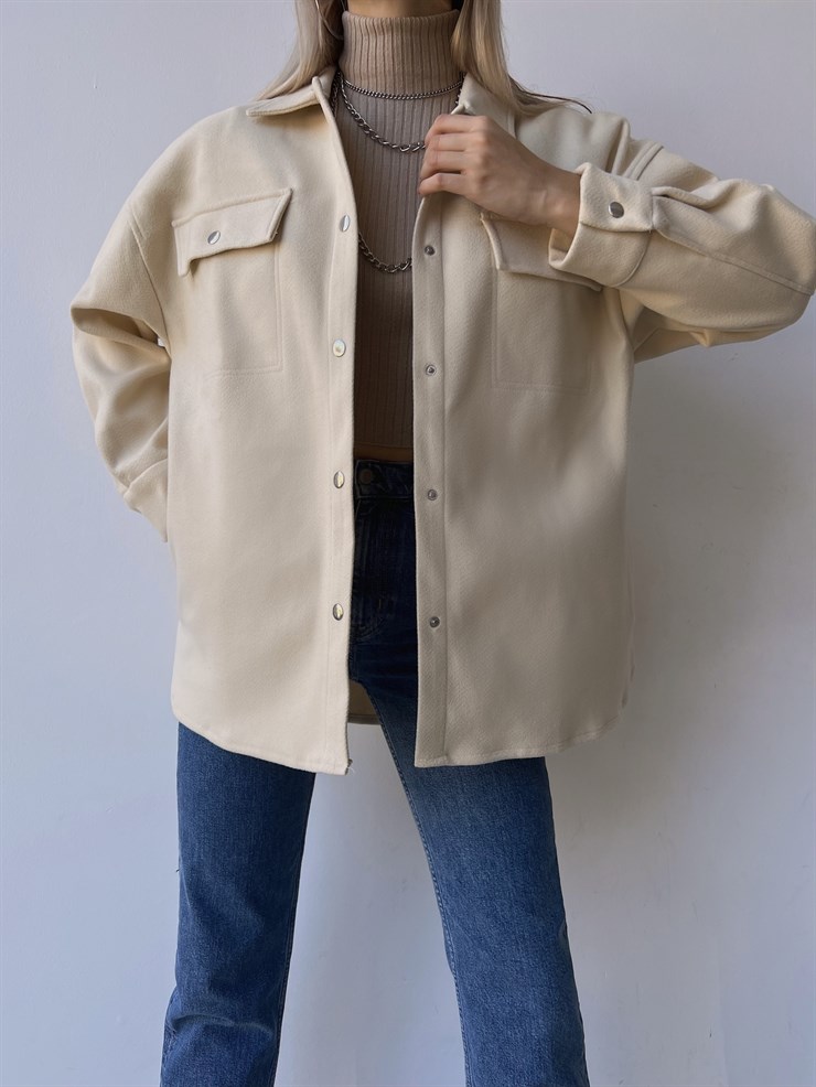 Önü Cepli Çıtçıt Kapamalı Ronnie Kadın Bej Kaşe Gömlek 23K000154