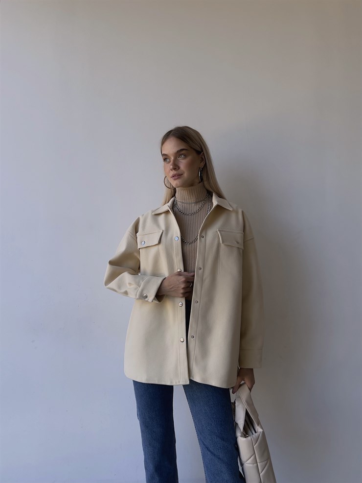 Önü Cepli Çıtçıt Kapamalı Ronnie Kadın Bej Kaşe Gömlek 23K000154