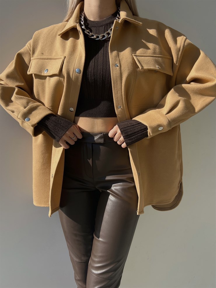 Önü Cepli Çıtçıt Kapamalı Ronnie Kadın Camel Kaşe Gömlek 23K000154