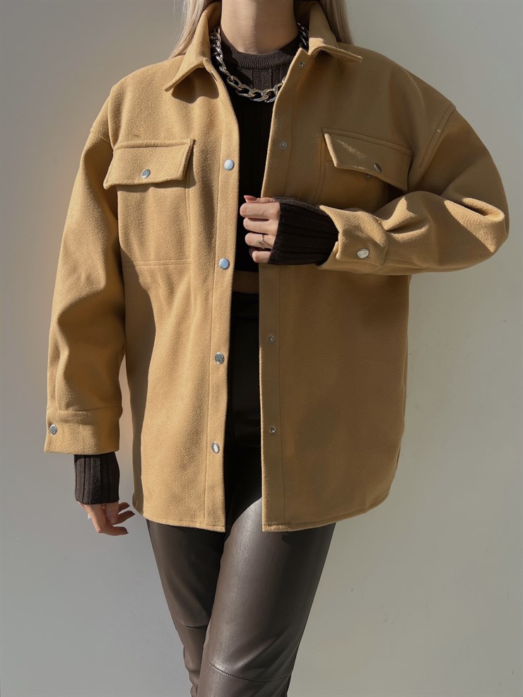 Önü Cepli Çıtçıt Kapamalı Ronnie Kadın Camel Kaşe Gömlek 23K000154