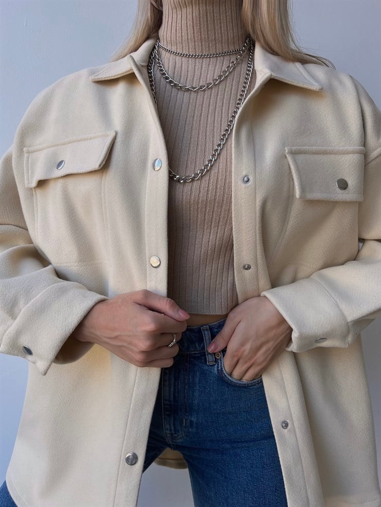 Önü Cepli Çıtçıt Kapamalı Ronnie Kadın Bej Kaşe Gömlek 23K000154