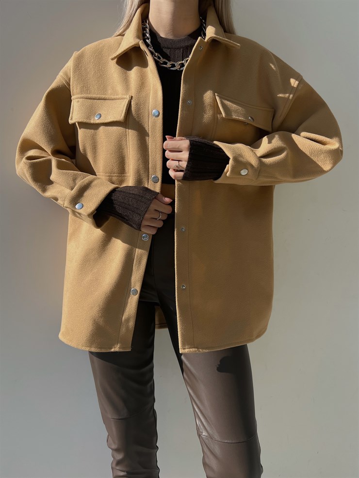 Önü Cepli Çıtçıt Kapamalı Ronnie Kadın Camel Kaşe Gömlek 23K000154