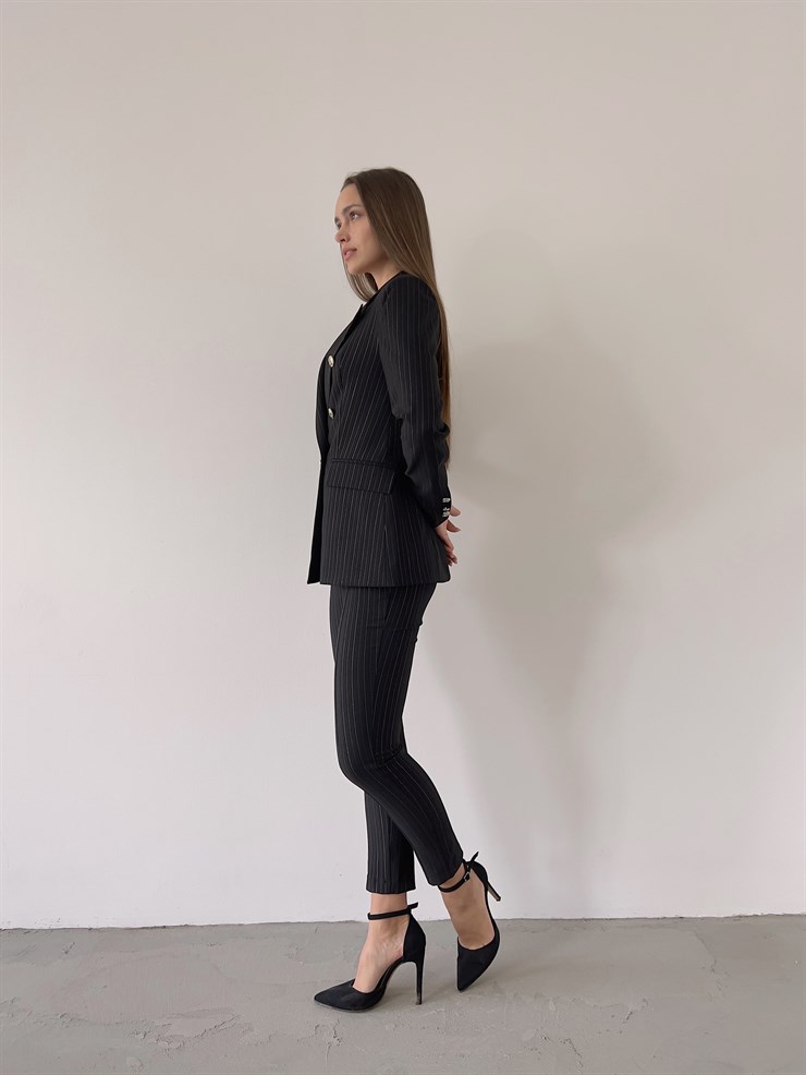 Önü Düğme Detaylı Çizgili Arita Kadın Siyah Pantolon 23K000168