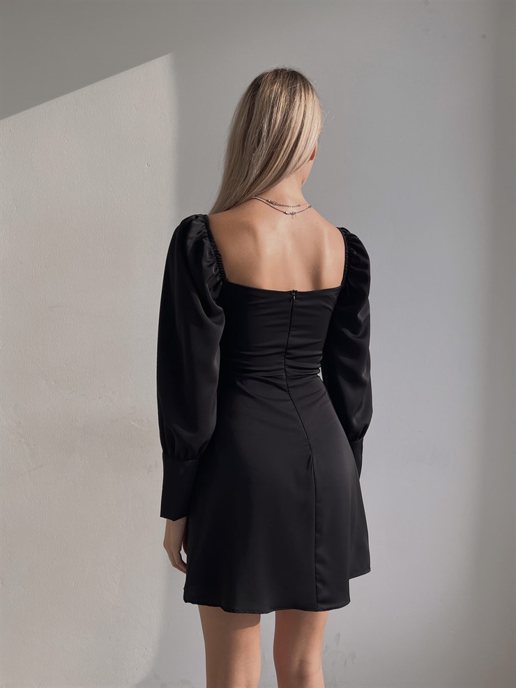 Önü Düğme Detaylı Kare Yaka Balon Kol Liberato Kadın Siyah Mini Elbise 23K000101