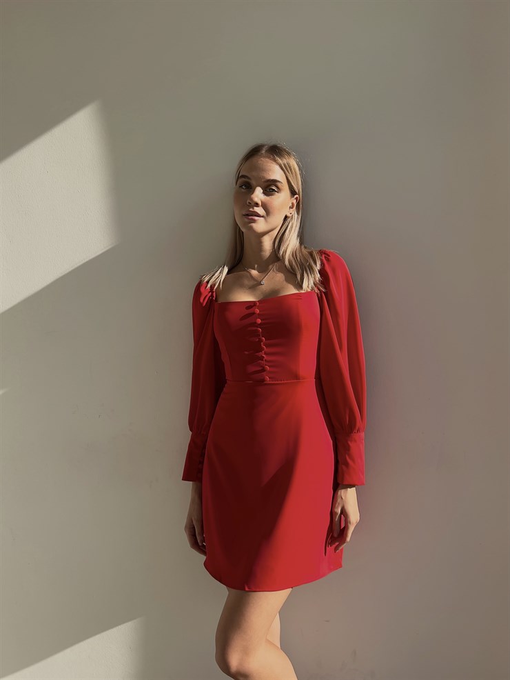 Önü Düğme Detaylı Kare Yaka Balon Kol Liberato Kadın Kırmızı Mini Elbise 23K000101