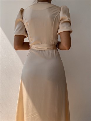 Boydan Düğmeli Belden Bağcıklı Kadın Bej Renk Midi Elbise 21Y000422